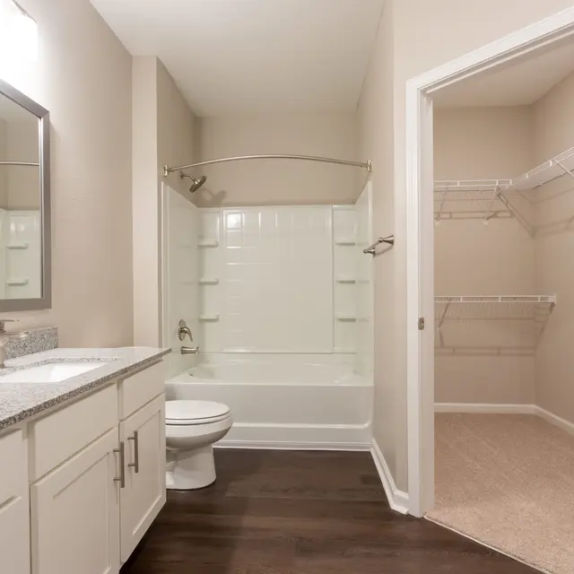 Summer Lake Summer Lake - Indoors, Room