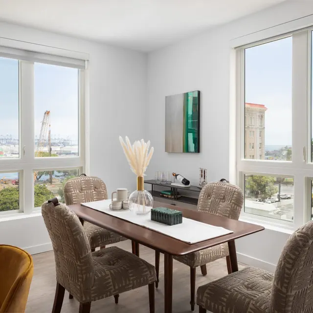 550 Harborfront - Dining Room