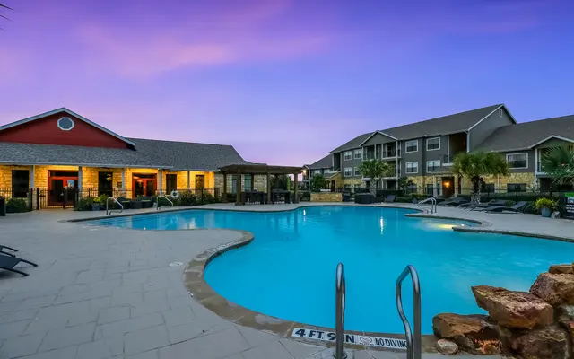 Republic Deer Creek Apts - Pool, Hotel, Water