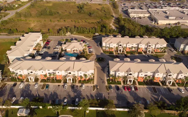 Pinnacle at Hammock Square Apts - Building, Suburb, Outdoors