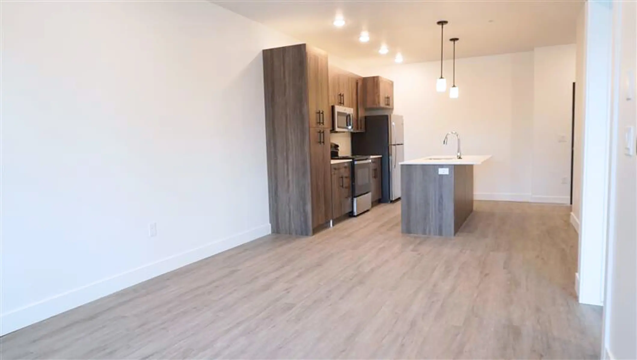 L59 Apartments - Corner, Floor, Indoors