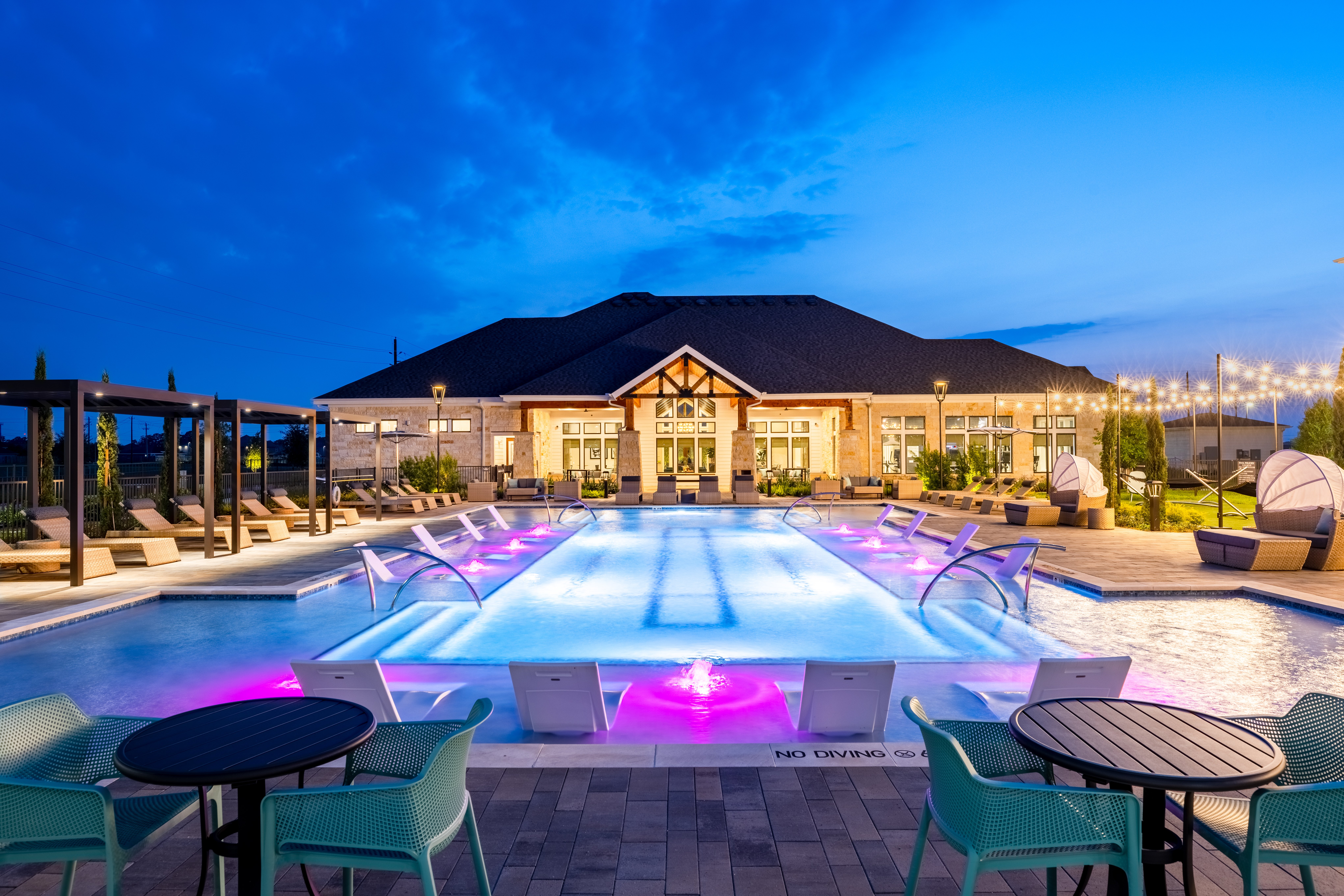 AOG Living AOG Living - Pool, Water, Hotel