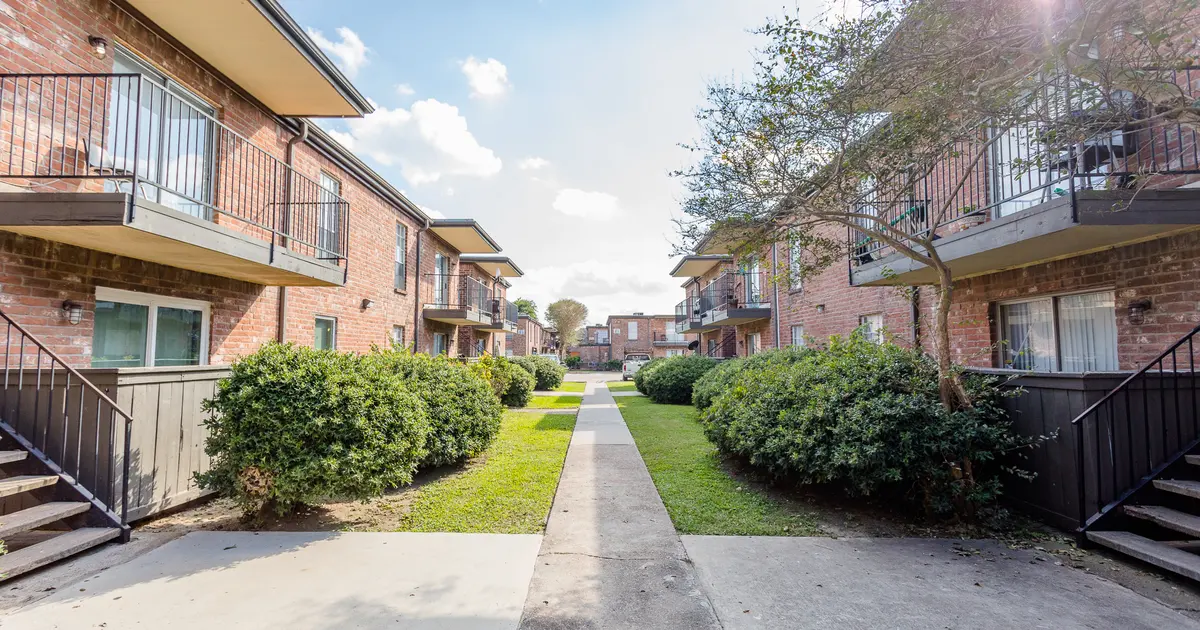 La Estancia Apartments