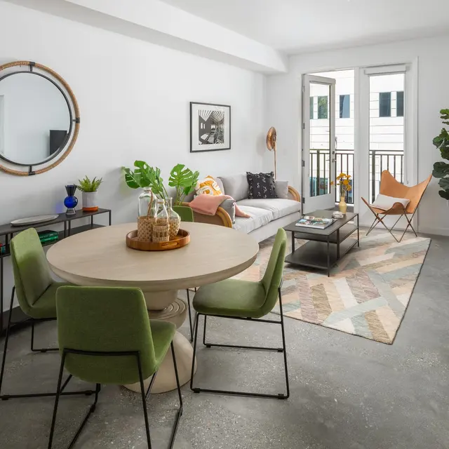 550 Harborfront - Living Room