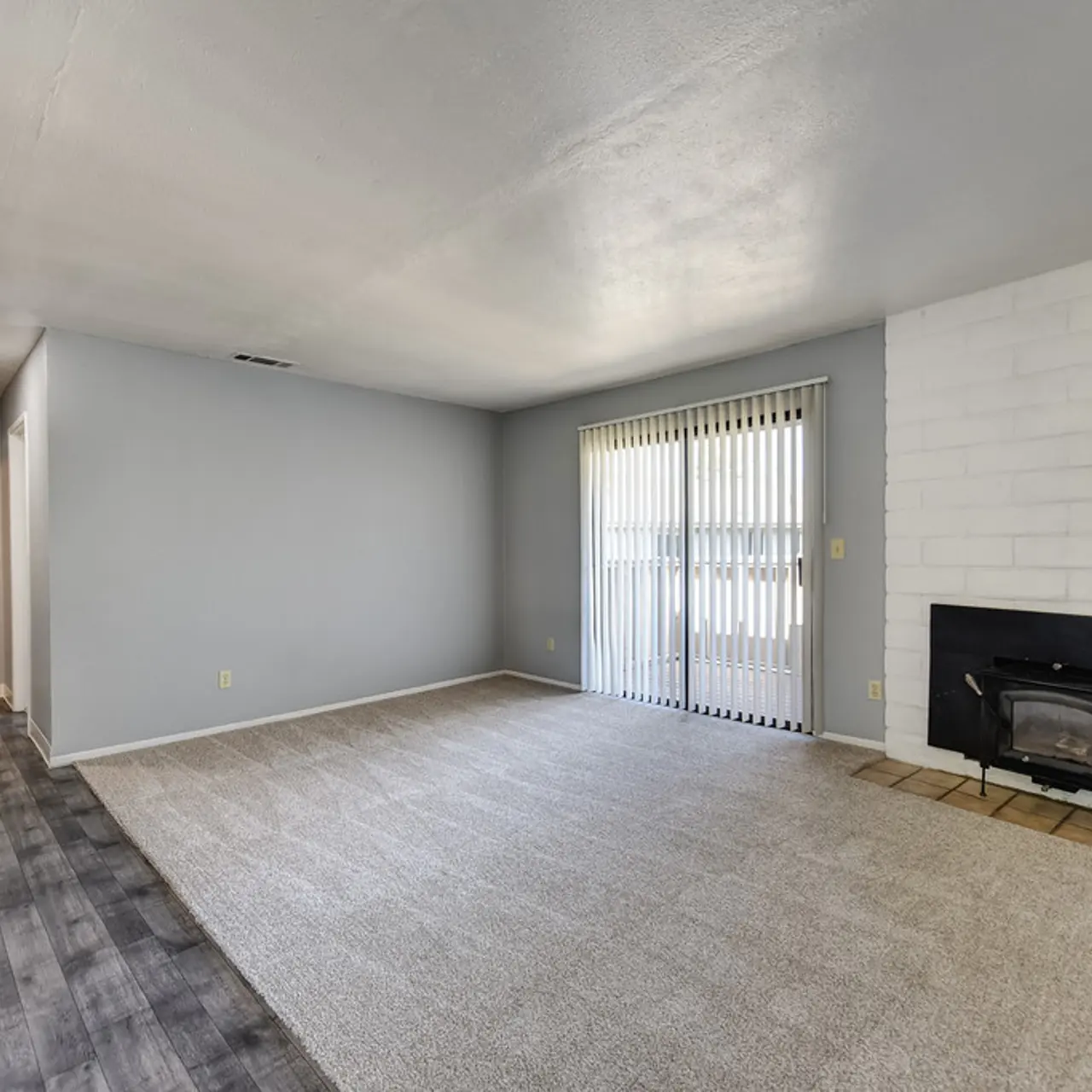 Sand Creek - Building, Room