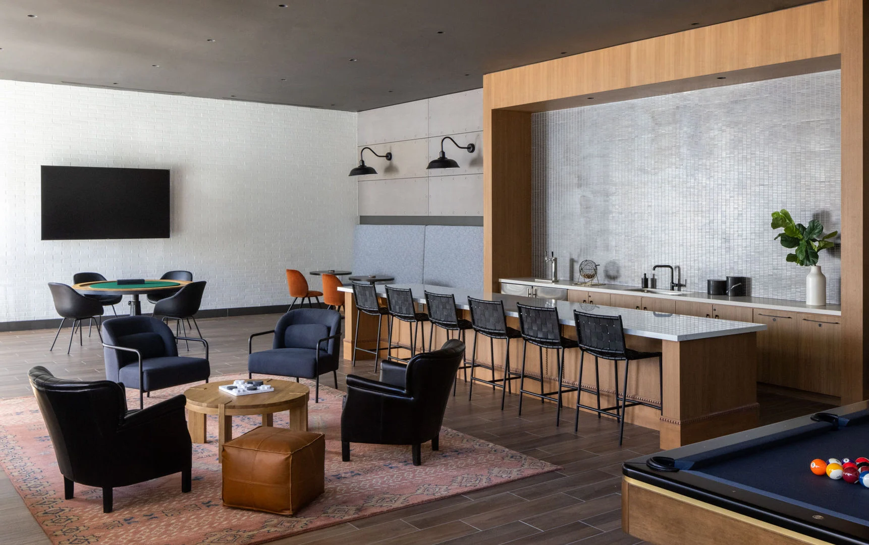 Lydian Lydian - Room, Chair