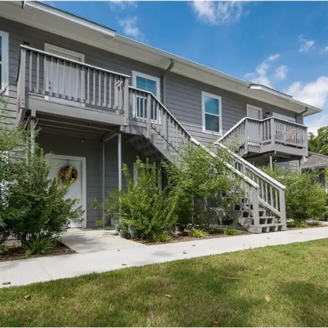 Highland Bourne - Suburb, Neighborhood, City