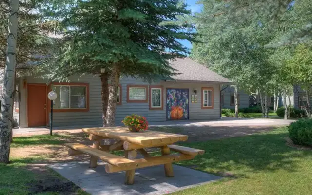 Aspen Meadows Aspen Meadows - Grass, Cottage, Housing