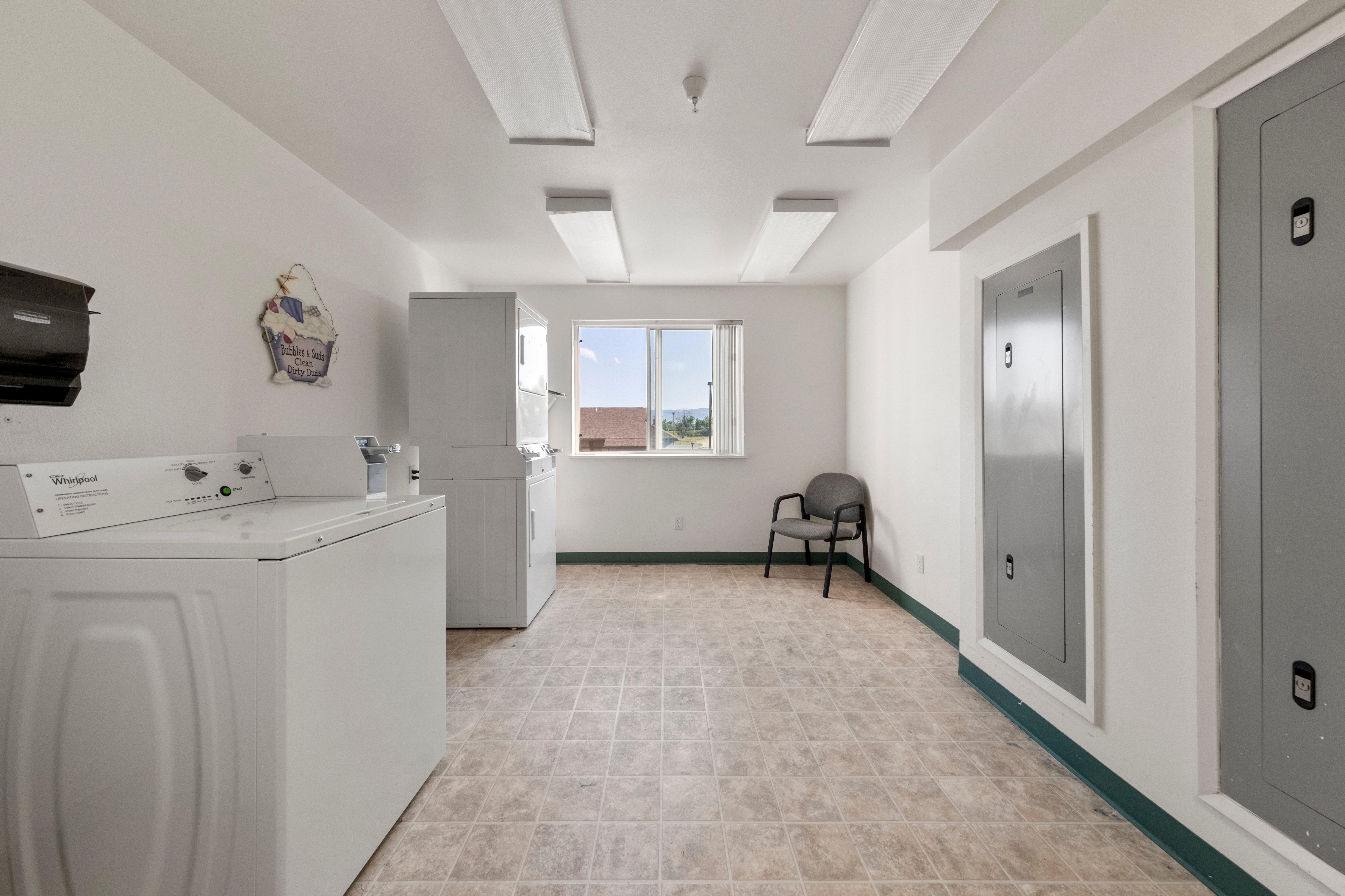 Creekside Court Creekside Court - Floor, Appliance, Device