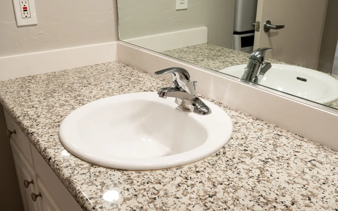 2712 E Street - Basin, Sink, Sink Faucet