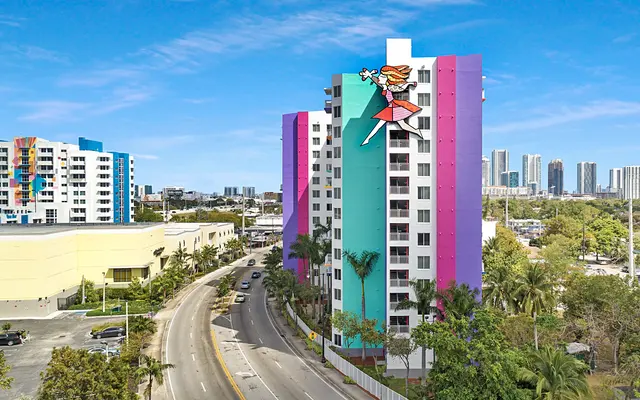 Los Sueños Apartments Los Sueños Apartments - Building