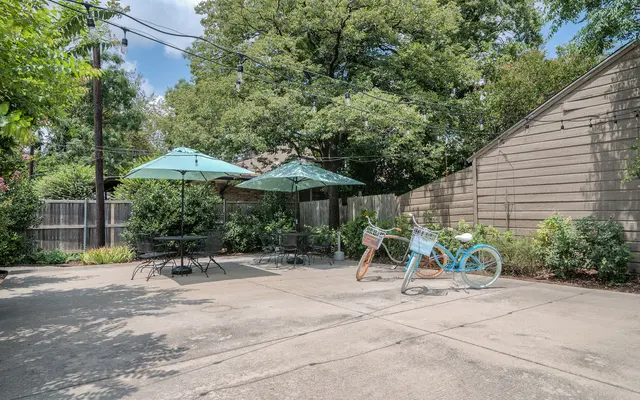 Lakewood Plaza - Wheel, Bicycle