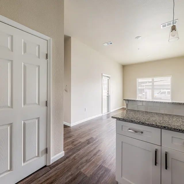 Horseshoe Apartments Horseshoe Apartments - Corner, Interior Design, Indoors