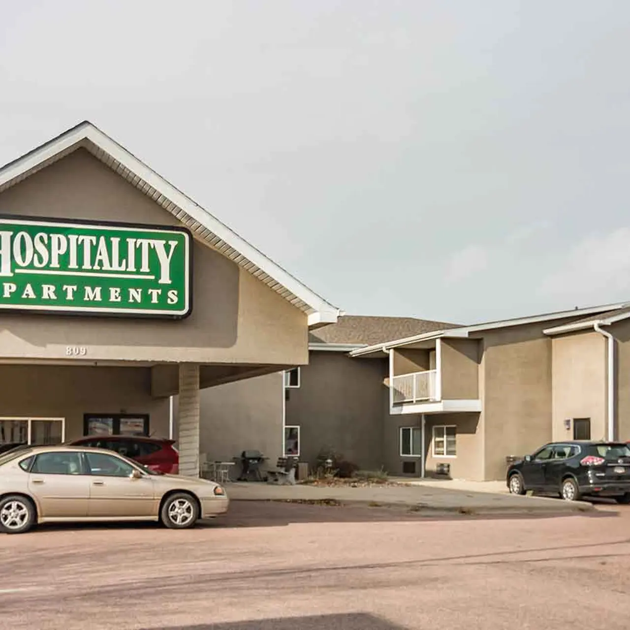 Hospitality Apartments Hospitality Apartments - Wheel, Transportation