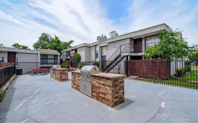 5560 Medical Center Apartments - Grill, Brick, Community
