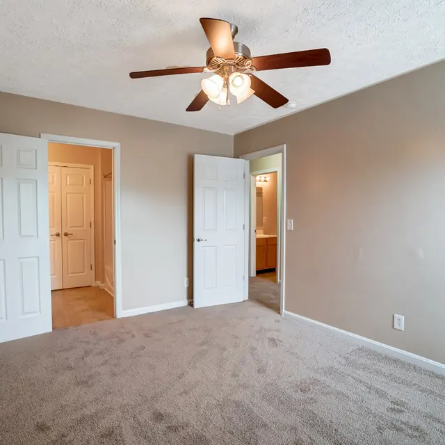 Silverwoods Landing - Corner, Appliance, Ceiling Fan