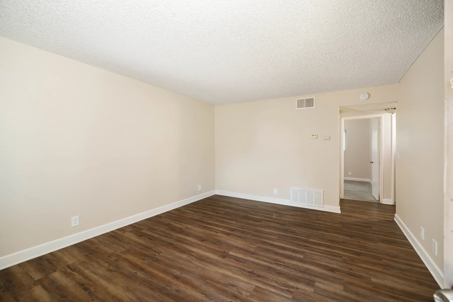 Creekside Oaks - Floor, Flooring, Corner