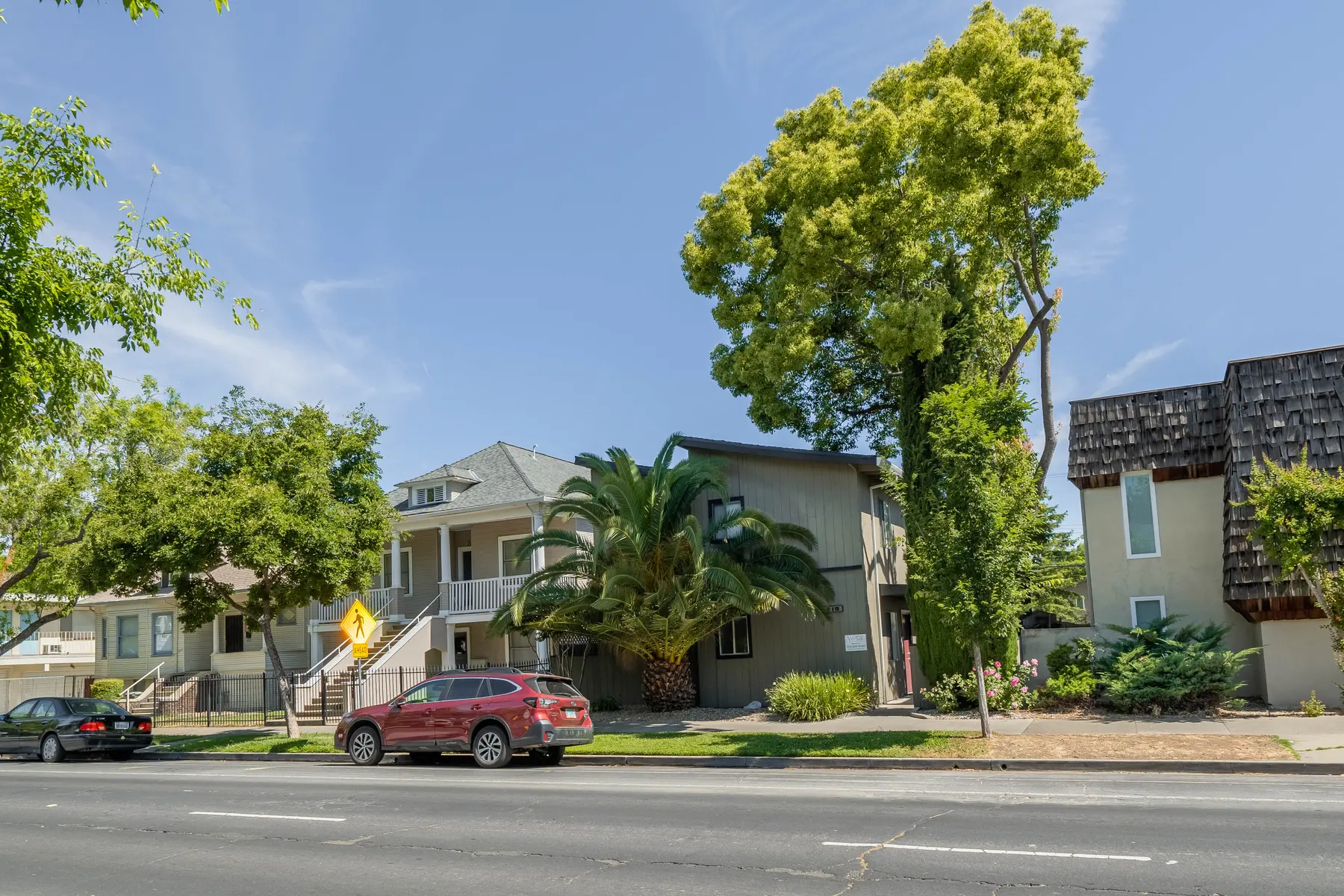 P Street Apartments - Neighborhood, Suburb, City