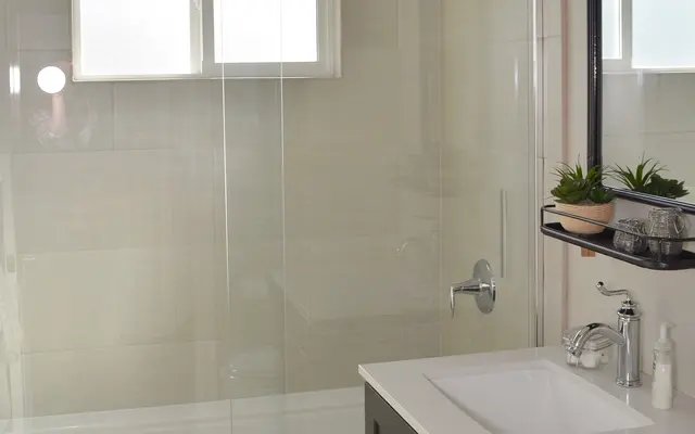 Edge at Howarth Park - Room