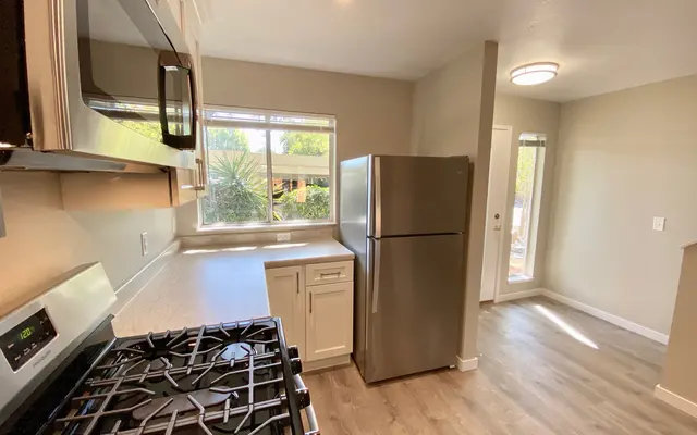 Cypress Court Apartments - Oven, Room, Wood