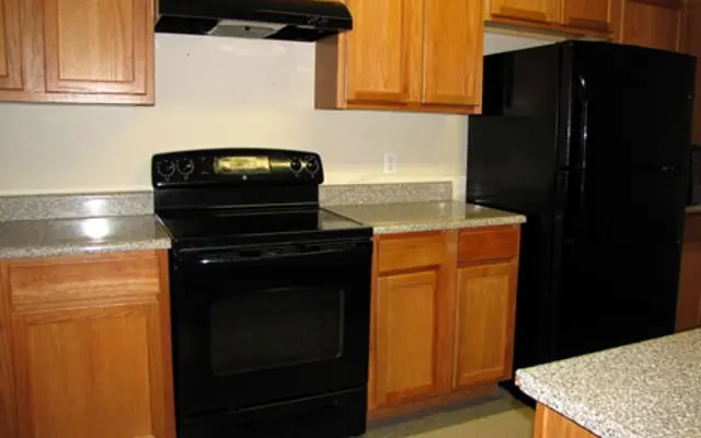 Audrey Park & Meridian Court Audrey Park & Meridian Court - Room, Appliance