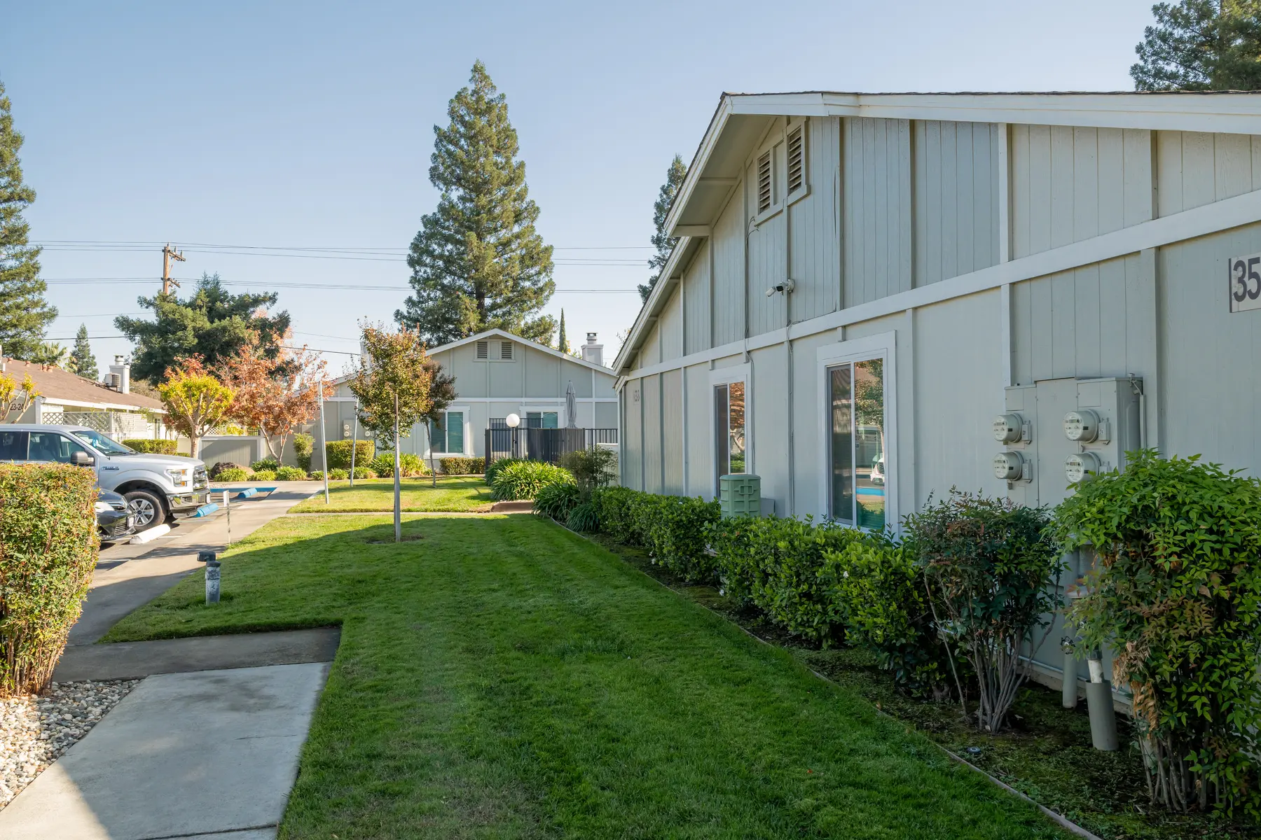 El Camino Place - Grass, Shelter, Lawn
