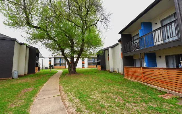 Flats on Youree Community Flats on Youree Community