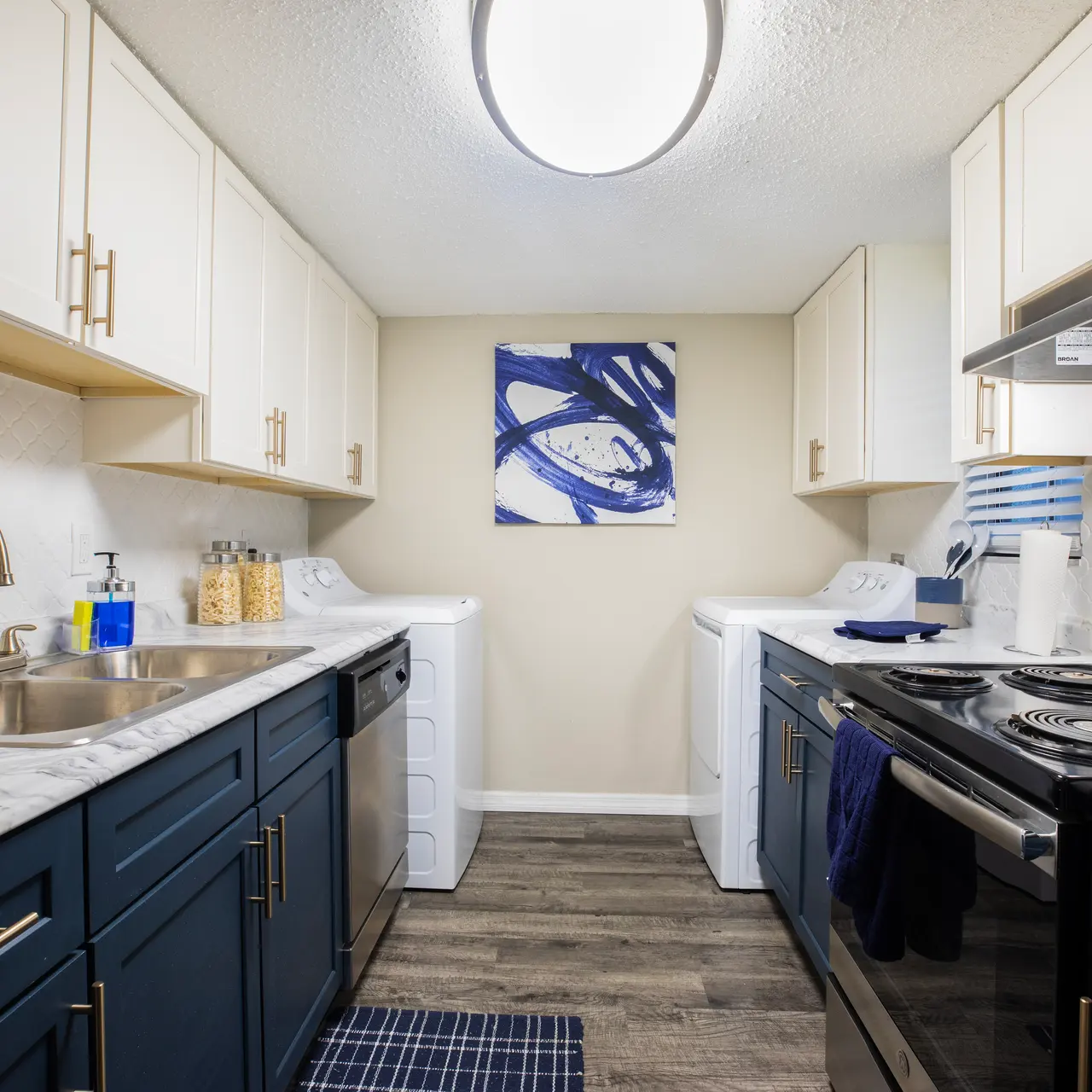 8- Westshore Crossing, Tampa, FL 33603.jpg