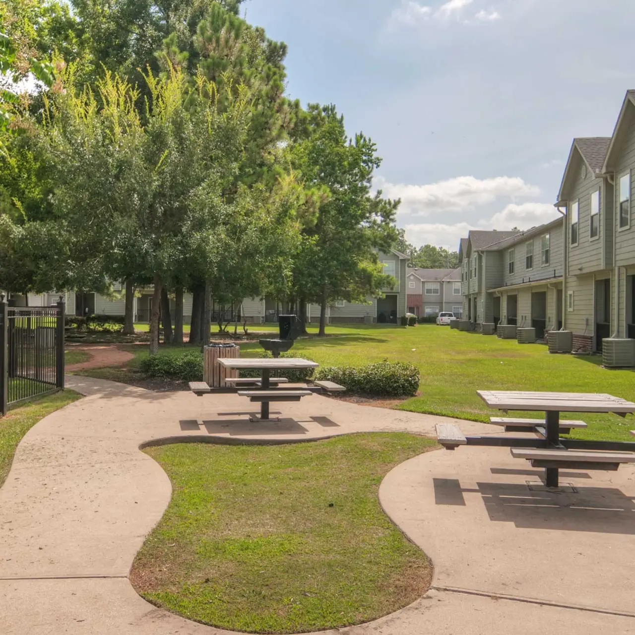 Park at Woodwind Lakes - Neighborhood, Grass, City