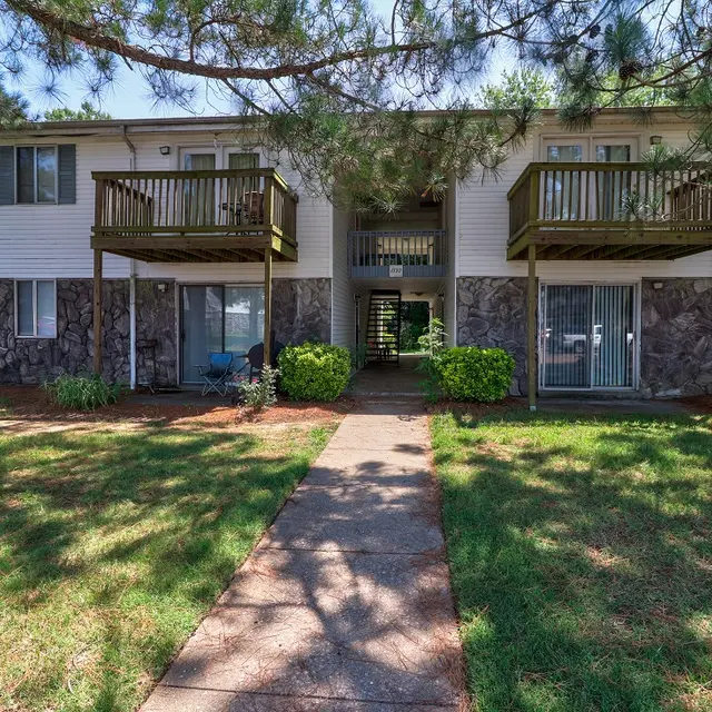 Hillwood Manor - Yard, Nature, Outdoors