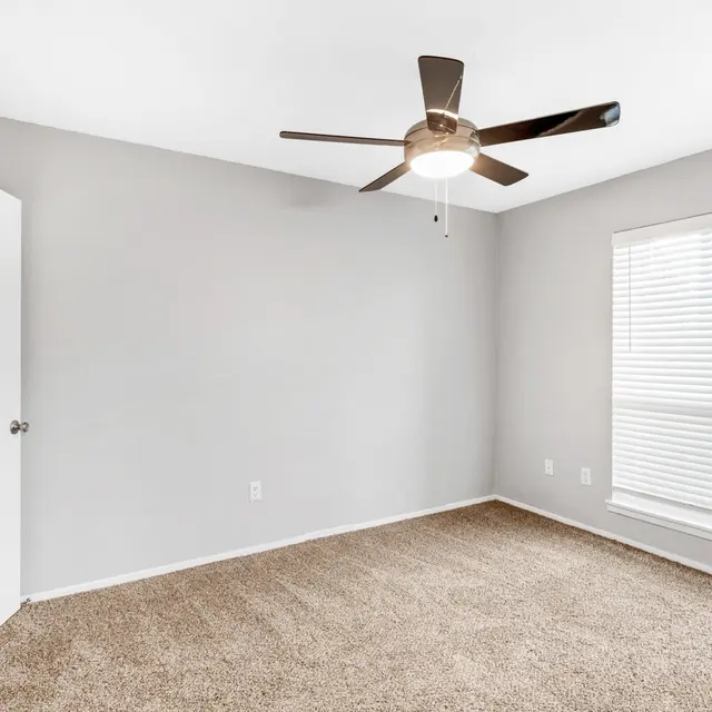 Crossings at Bell - Ceiling Fan, Appliance, Corner