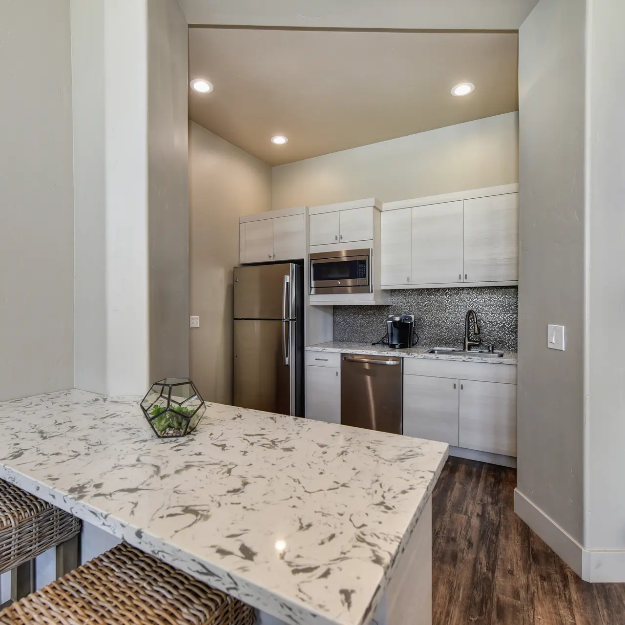 Emerald Pointe - Room, Flooring