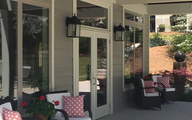 Lake Claire Apartments - Porch