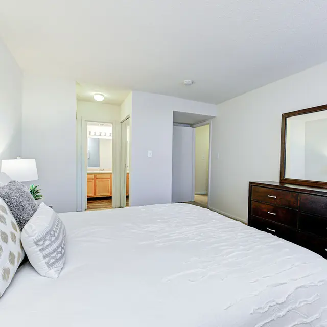 Chateau in the Woods - Bed, Room, Corner