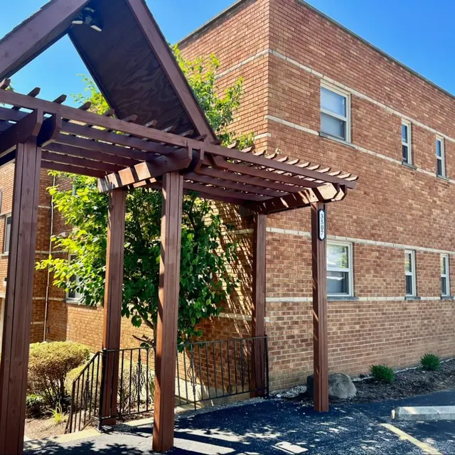 Werk Apartments - House, Housing, Porch