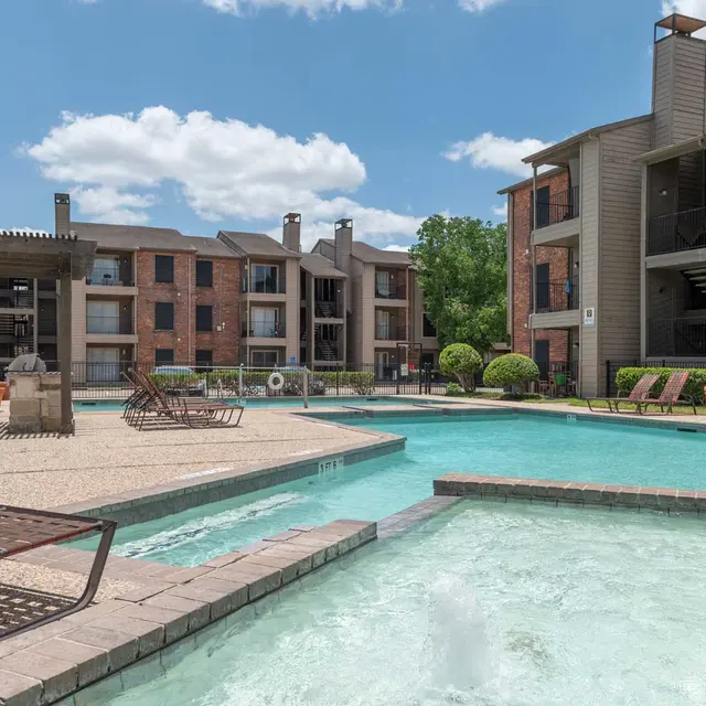 Huntington Glen - Pool, Water, City