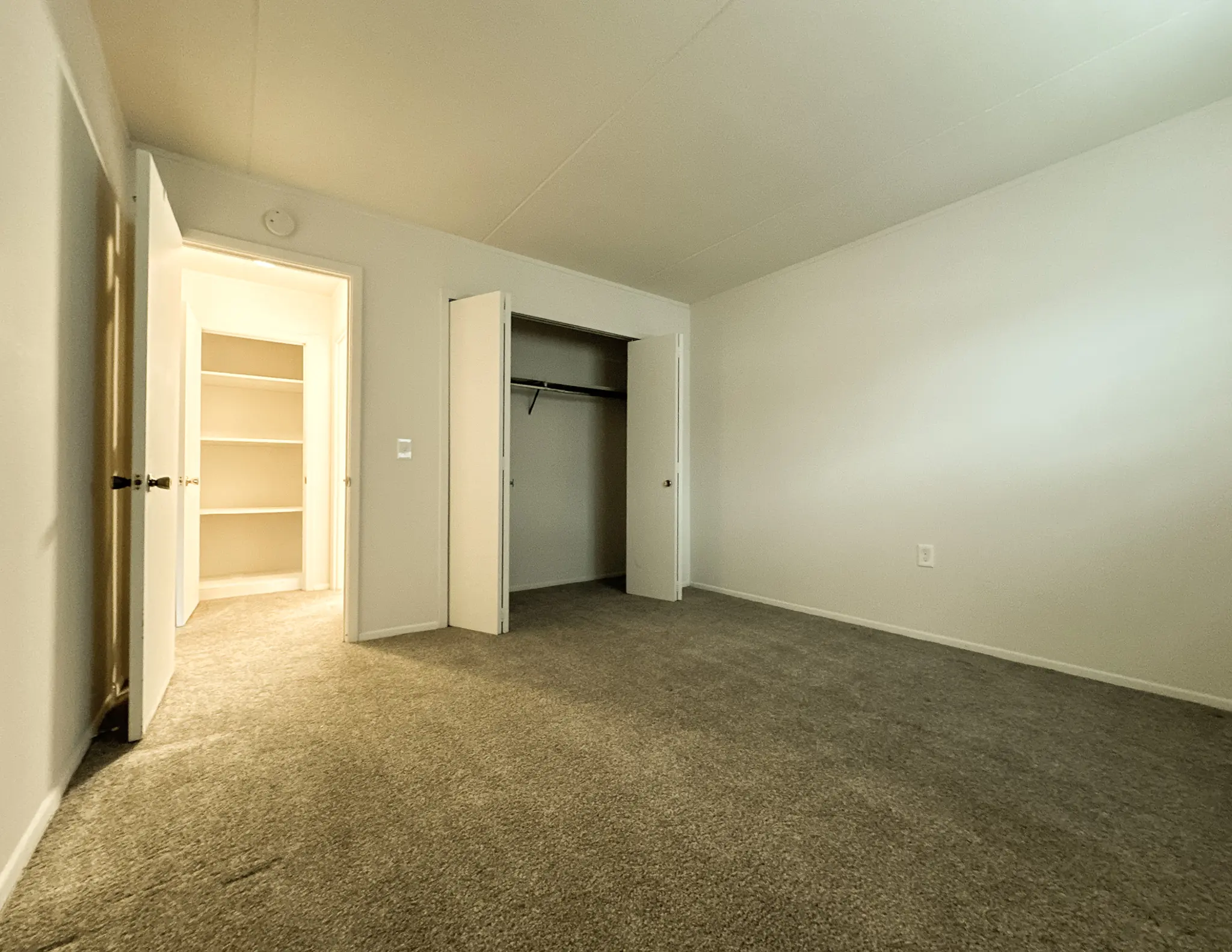 Fairview Park Manor - Corner, Floor, Flooring