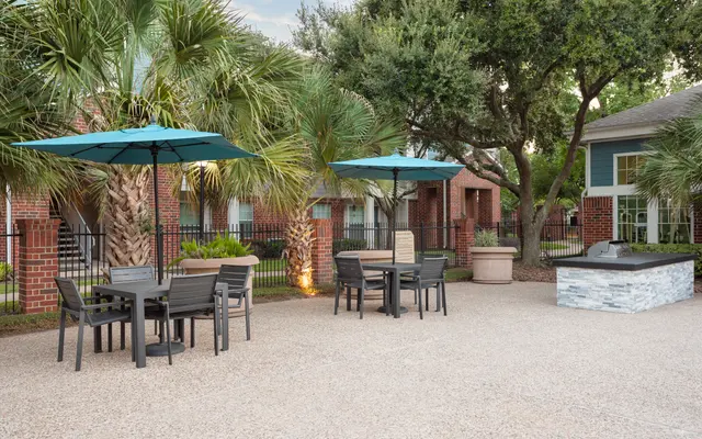 8181 Med Center - Patio, Housing, House