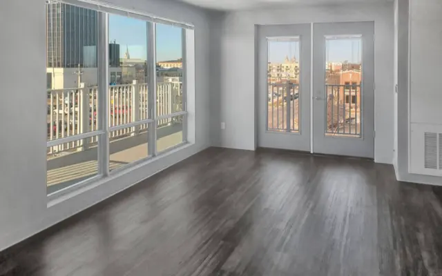 7Penn Apartments - Floor, French Window, Window