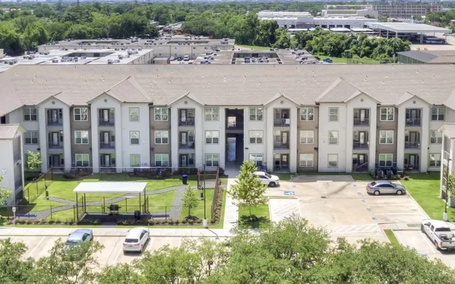 Oaks at Wayside - City, Condo