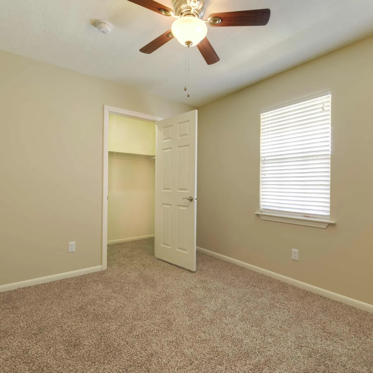 Markham Oaks Markham Oaks - Floor