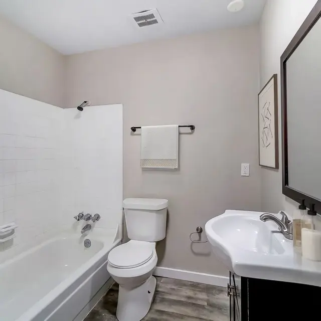 Oaks of Newport - Sink, Sink Faucet, Basin