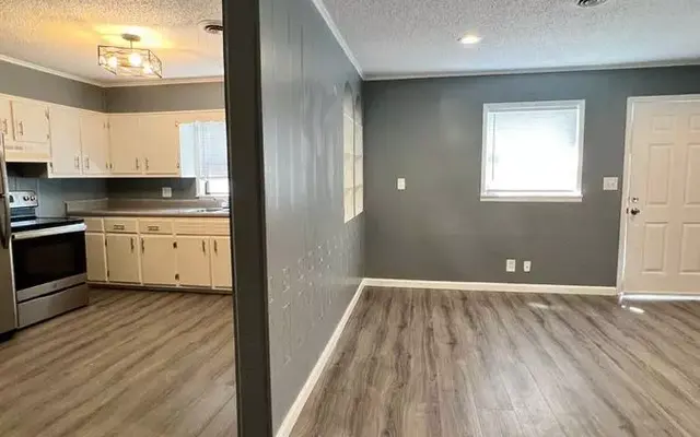 Oak Tree Apartment - Flooring, Floor, Wood