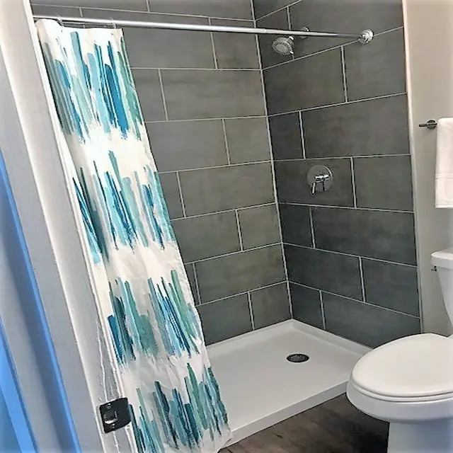 The August - Indoors, Bathroom