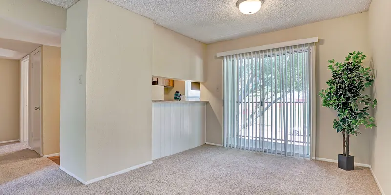 Edgebrook Apartments - Living Room