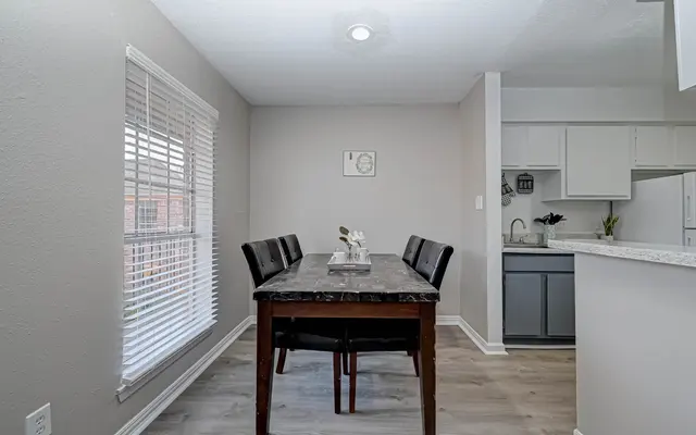8801 Glencrest - Interior Design, Indoors, Floor