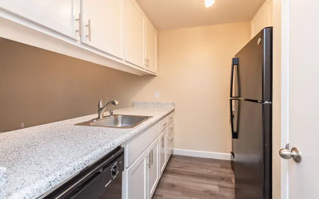 Donner at Fair Oaks - Sink, Sink Faucet, Indoors