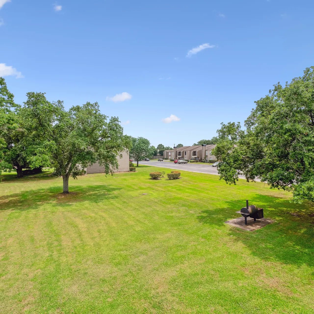 Royal Oaks of Pearland - Grass, Nature, Outdoors