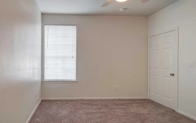 Reading Park - Corner, Floor, Flooring