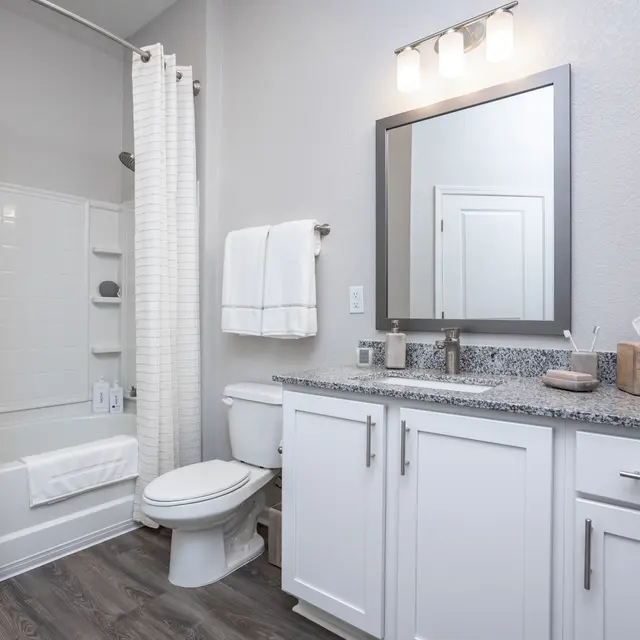 Lakewood Station - Indoors, Sink, Sink Faucet